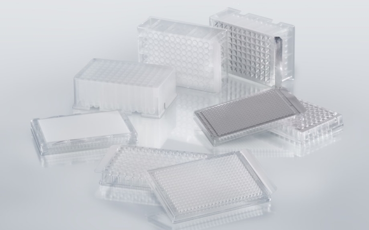 Liquid handling sealing consumables